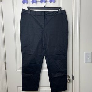 NWOT Worthington women’s solid black modern fit cropped‎ stretch dress pants 12